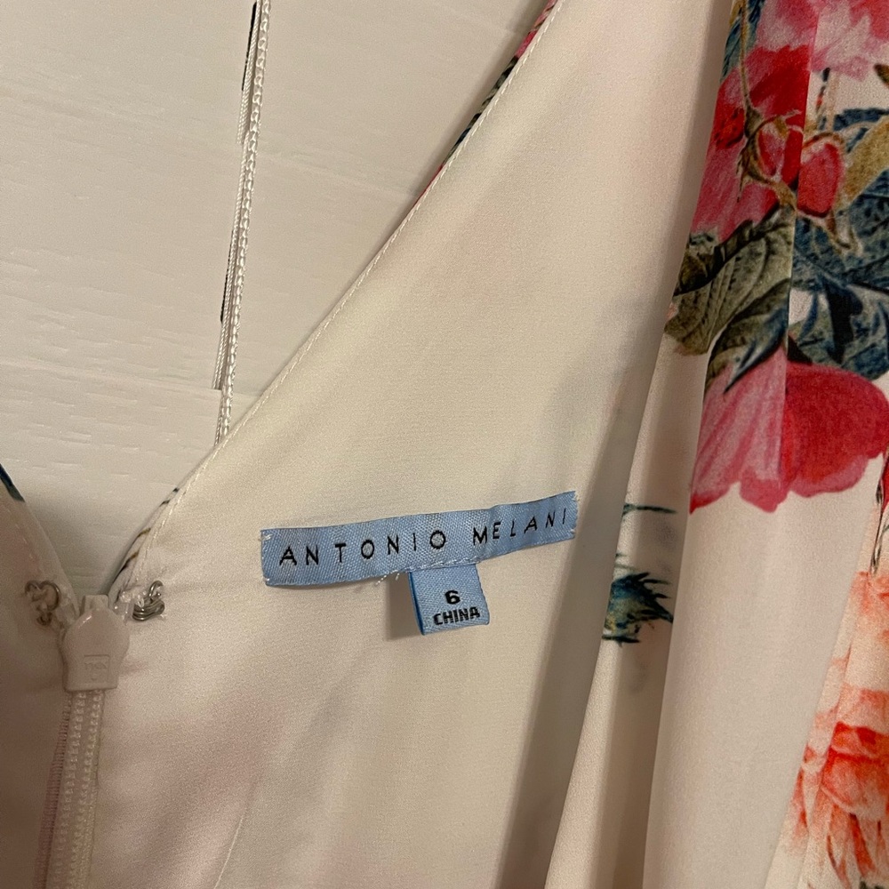 ANTONIO MELANI White and Pink Floral Jumpsuit with V-Neckline - Picture 3 of 3